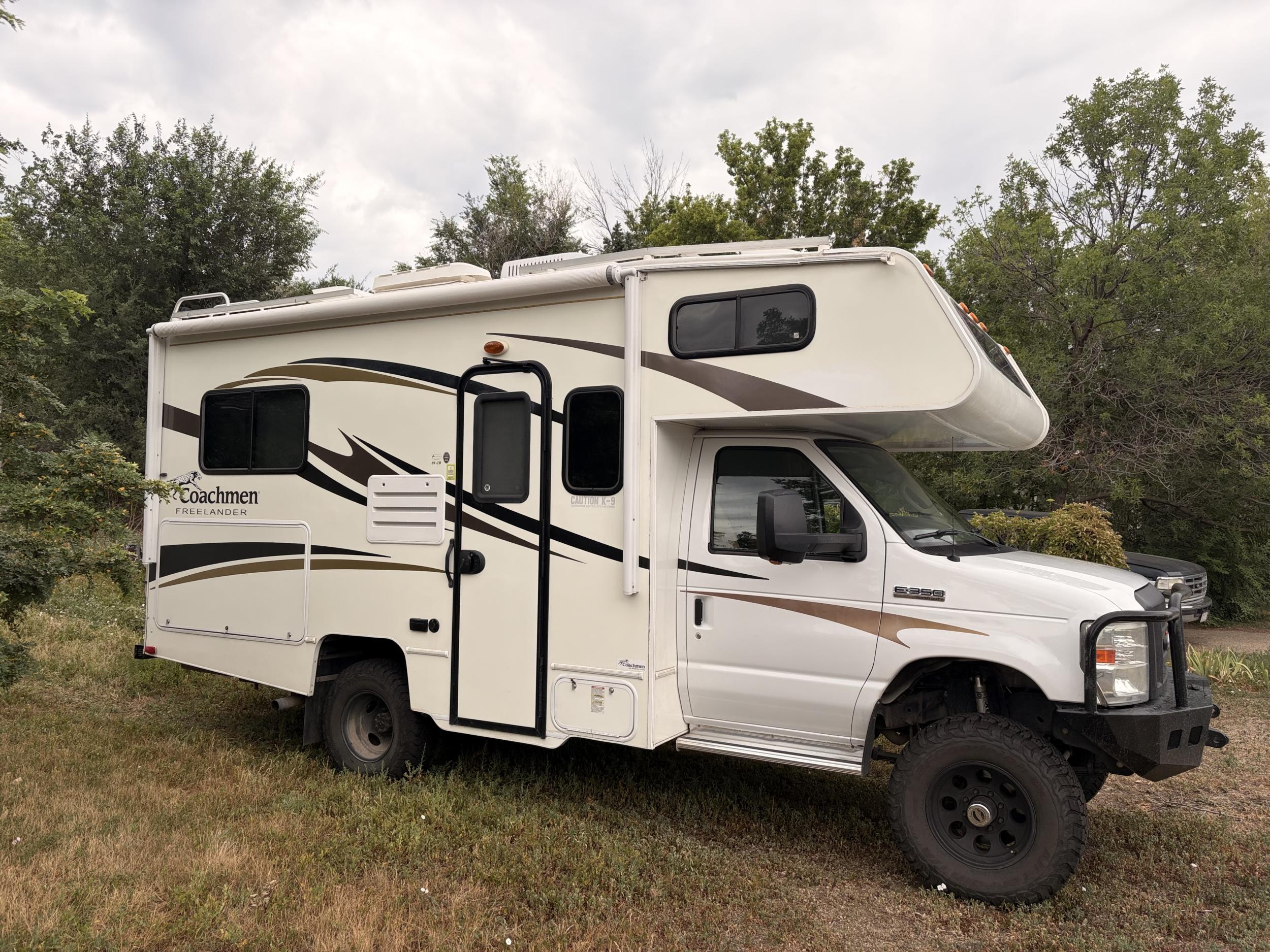 2012 Ford E-350 Coachman Freelander 4x4
