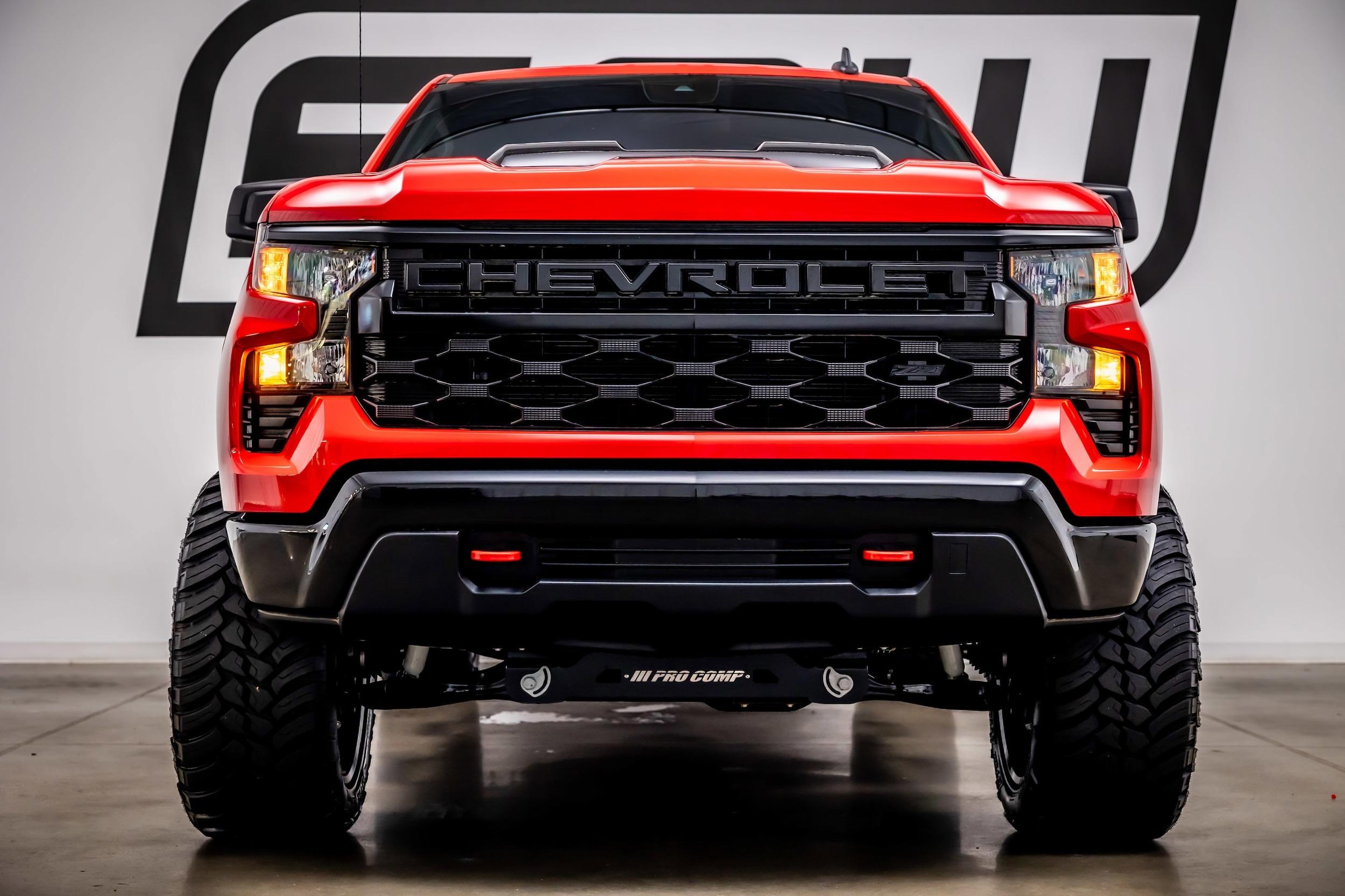 2023 Chevrolet Silverado 1500 Custom Trail Boss - 3