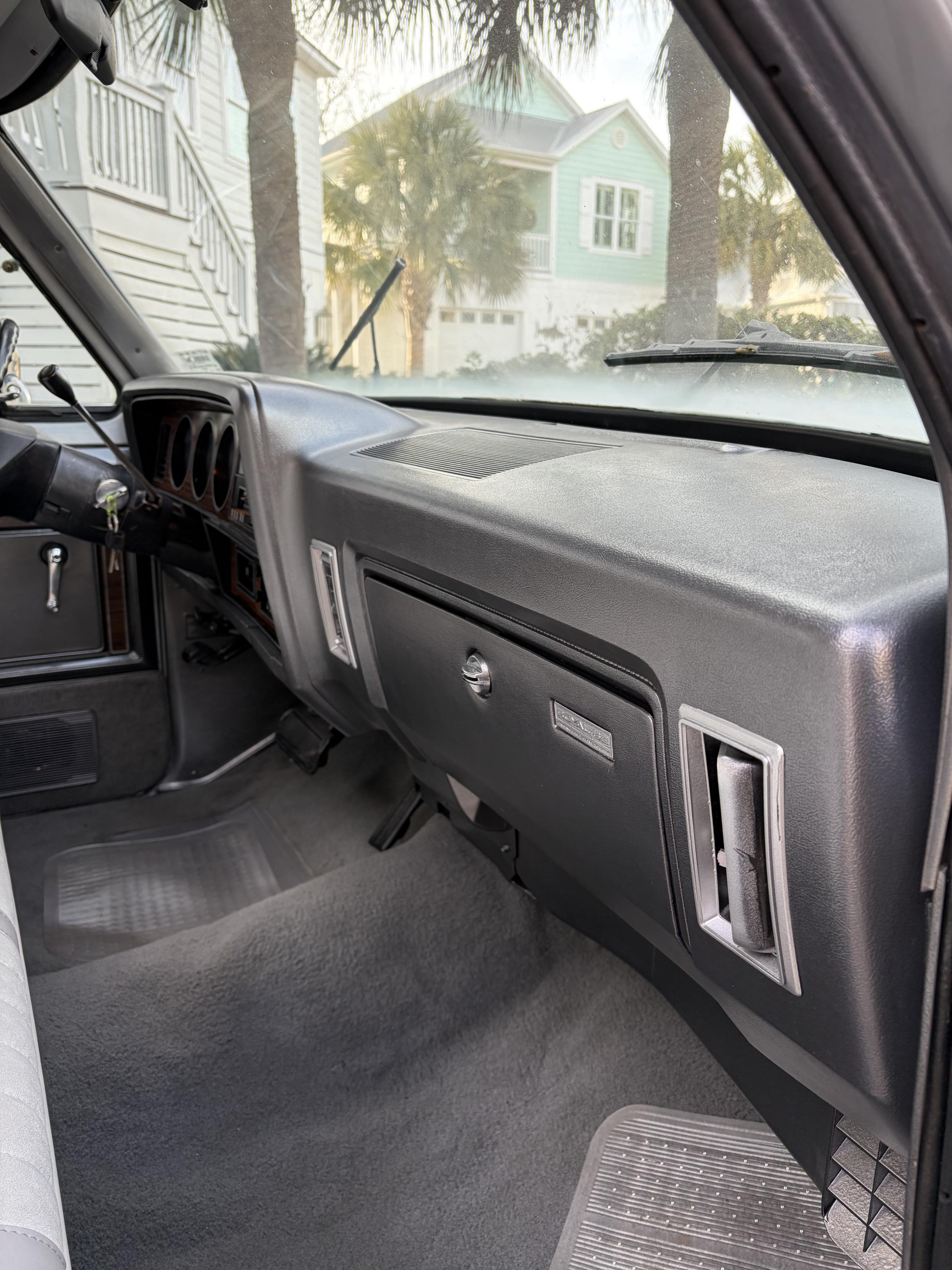 1985 Dodge D150 Royal SE Prospector