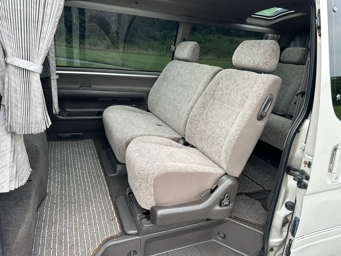 1998 Toyota HiAce Super Custom G KZH106