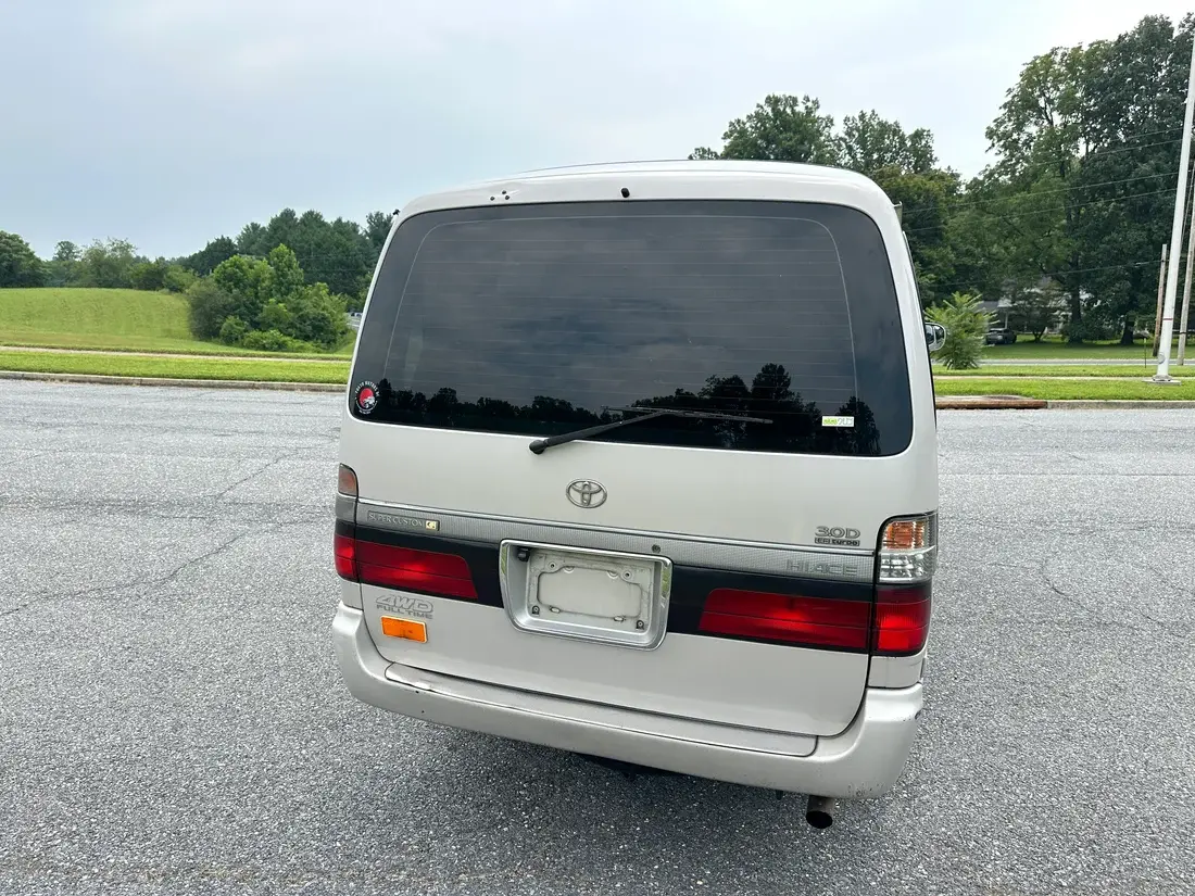 1998 Toyota HiAce Super Custom G KZH106