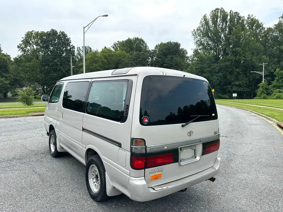 1998 Toyota HiAce Super Custom G KZH106