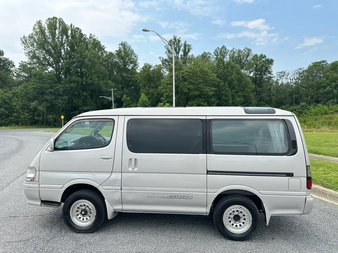 1998 Toyota HiAce Super Custom G KZH106