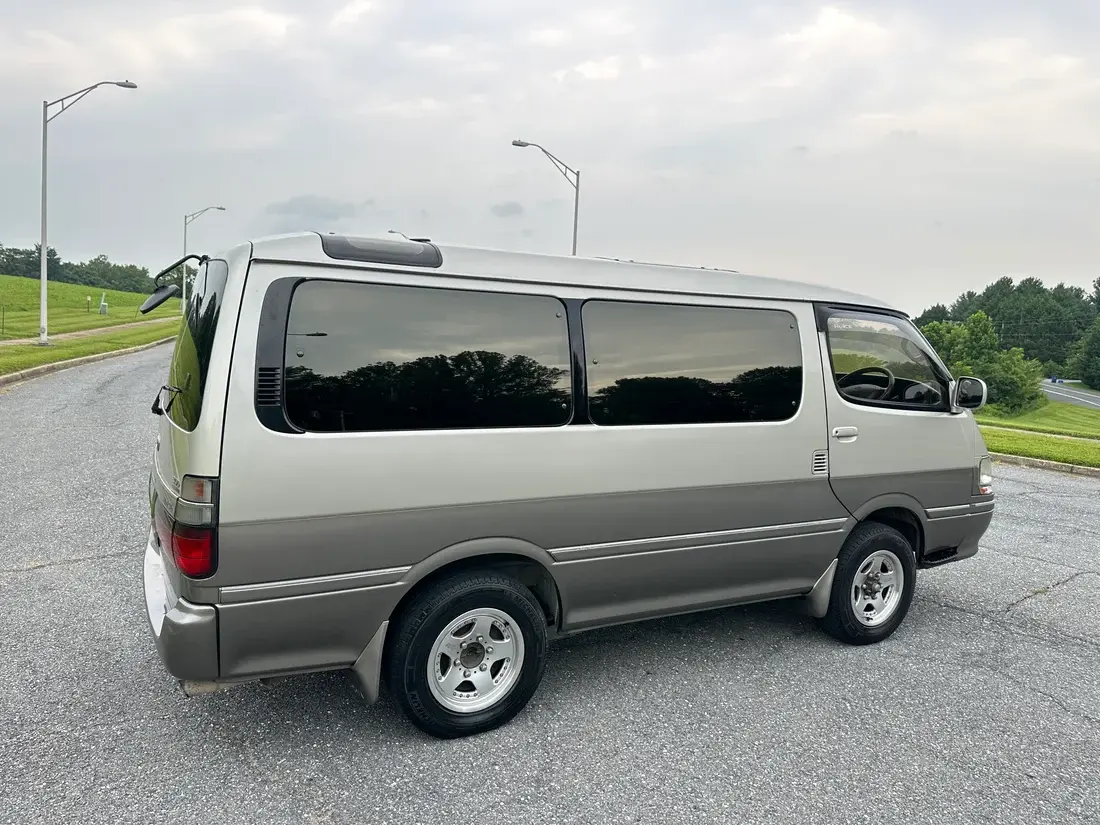 1998 Toyota HiAce Super Custom Limited