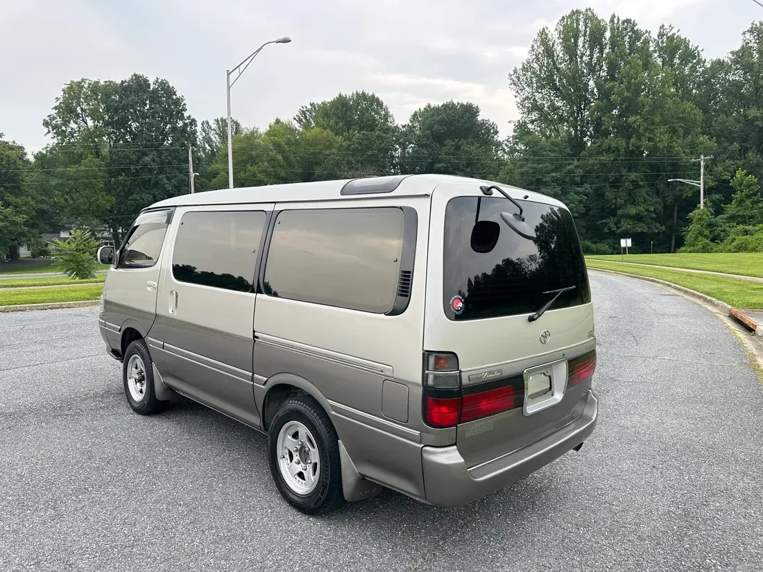 1998 Toyota HiAce Super Custom Limited - 3