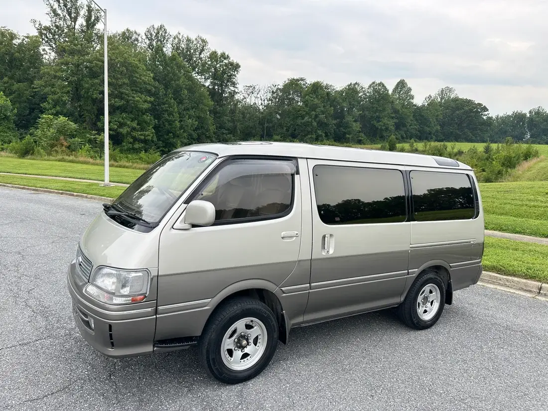 1998 Toyota HiAce Super Custom Limited