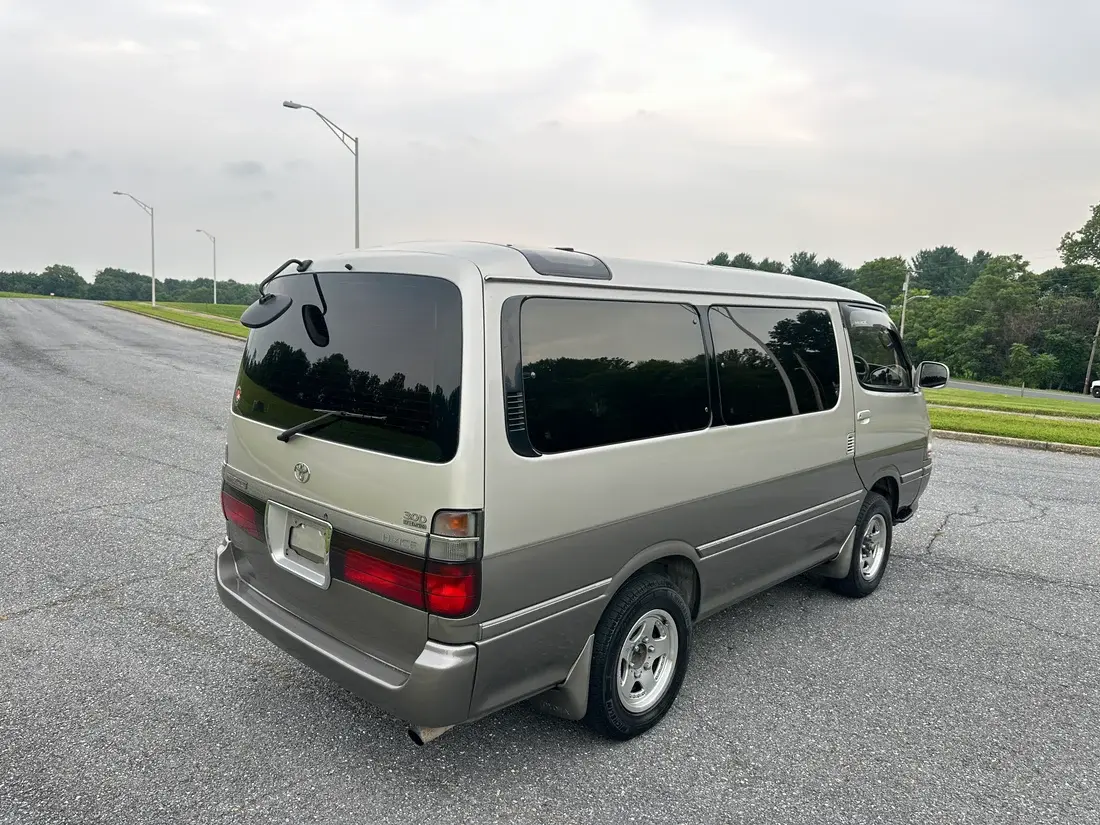 1998 Toyota HiAce Super Custom Limited