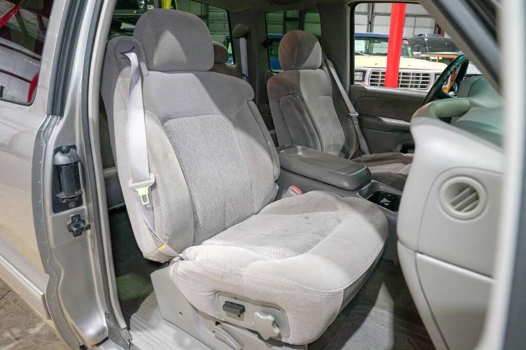 2000 Chevrolet Silverado 1500 LS