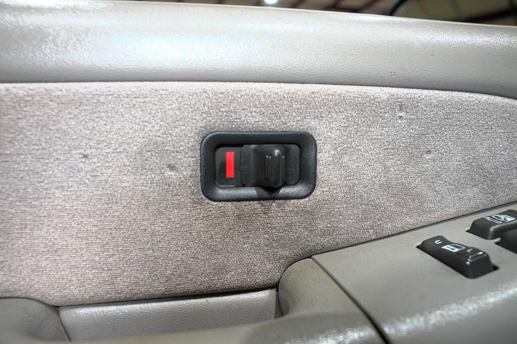 2000 Chevrolet Silverado 1500 LS