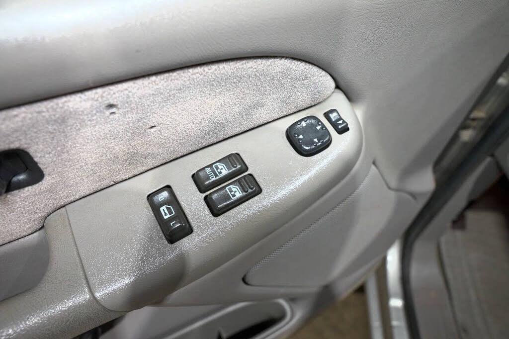 2000 Chevrolet Silverado 1500 LS
