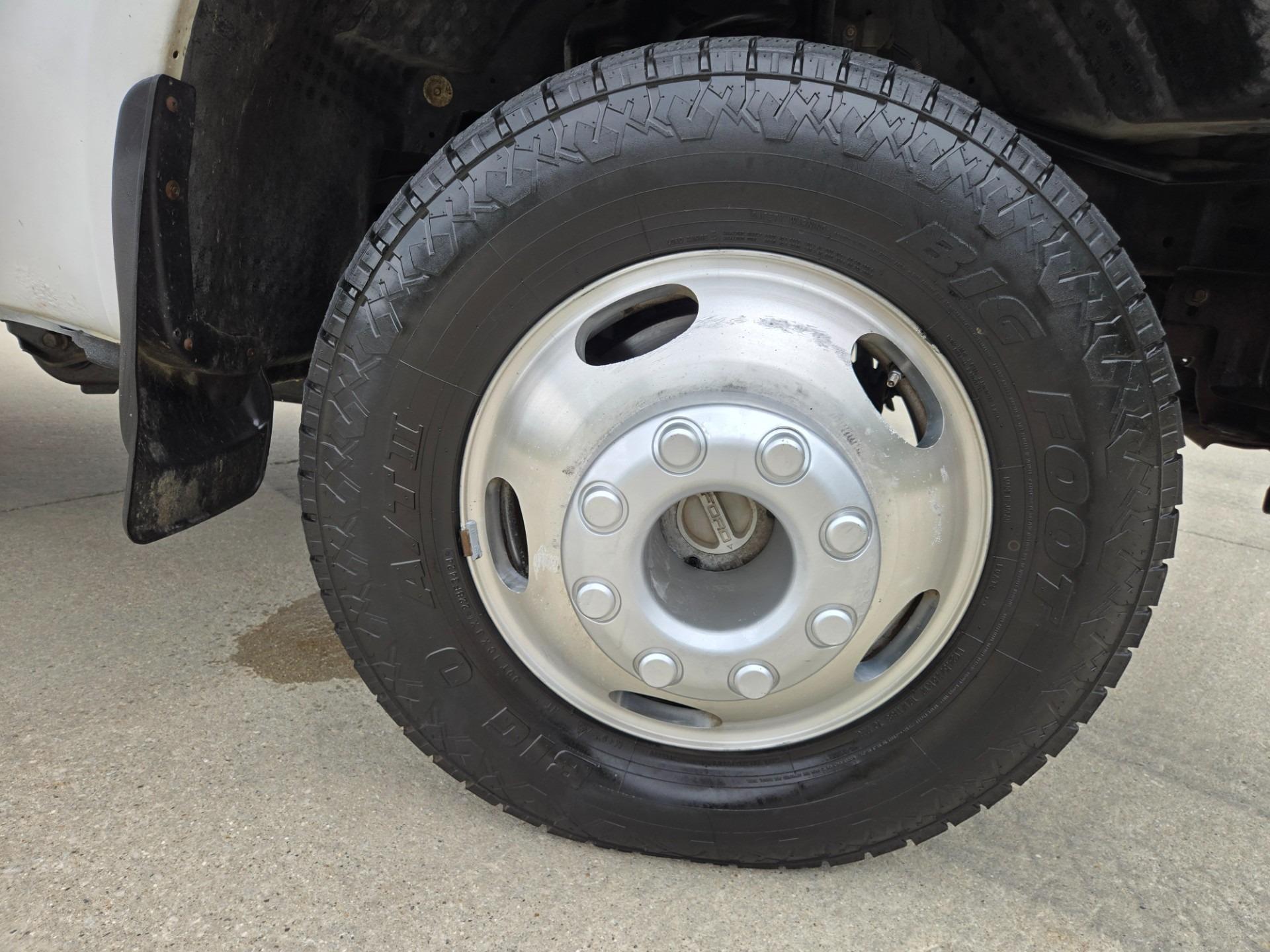 2006 Ford F-350 XLT Work Truck