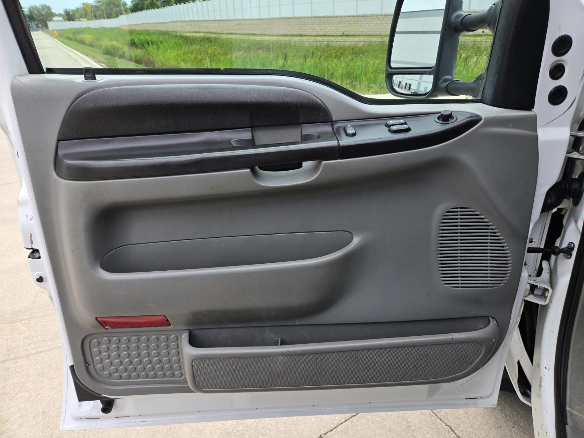 2006 Ford F-350 XLT Work Truck