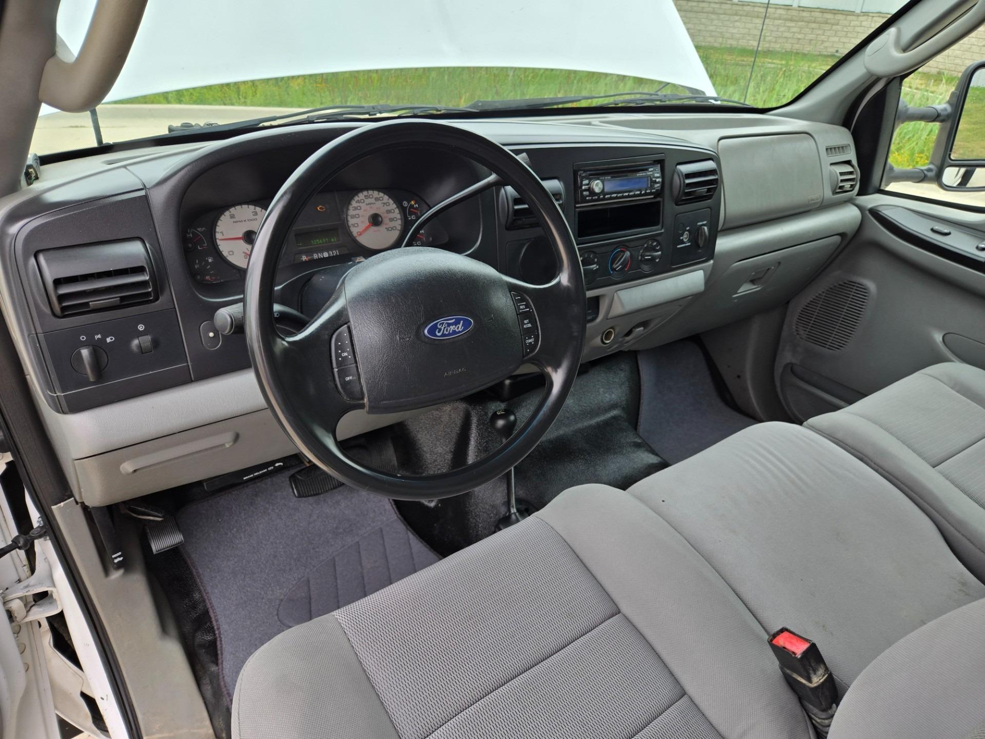 2006 Ford F-350 XLT Work Truck