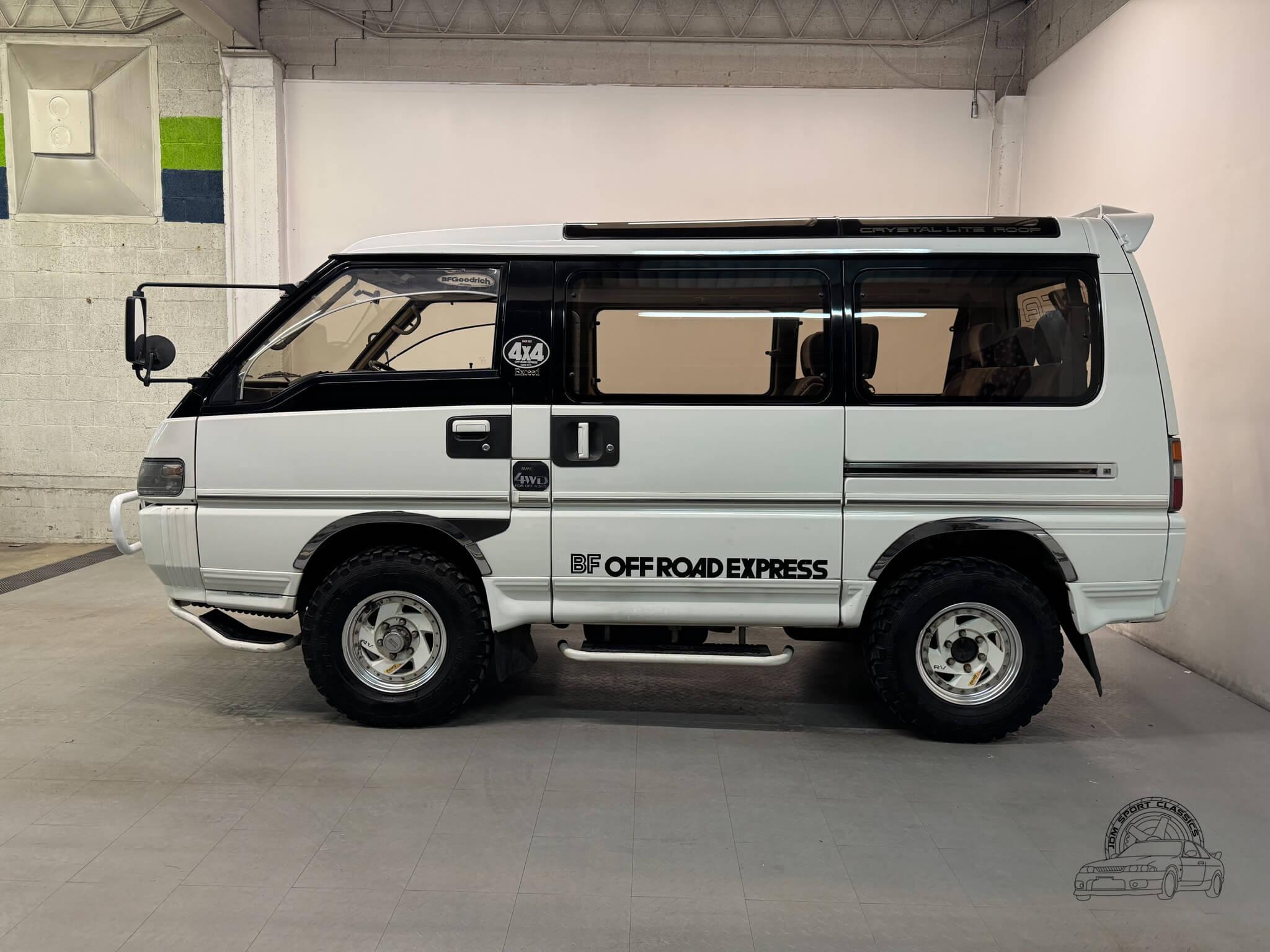 1991 Mitsubishi Delica Starwagon Exceed - 2