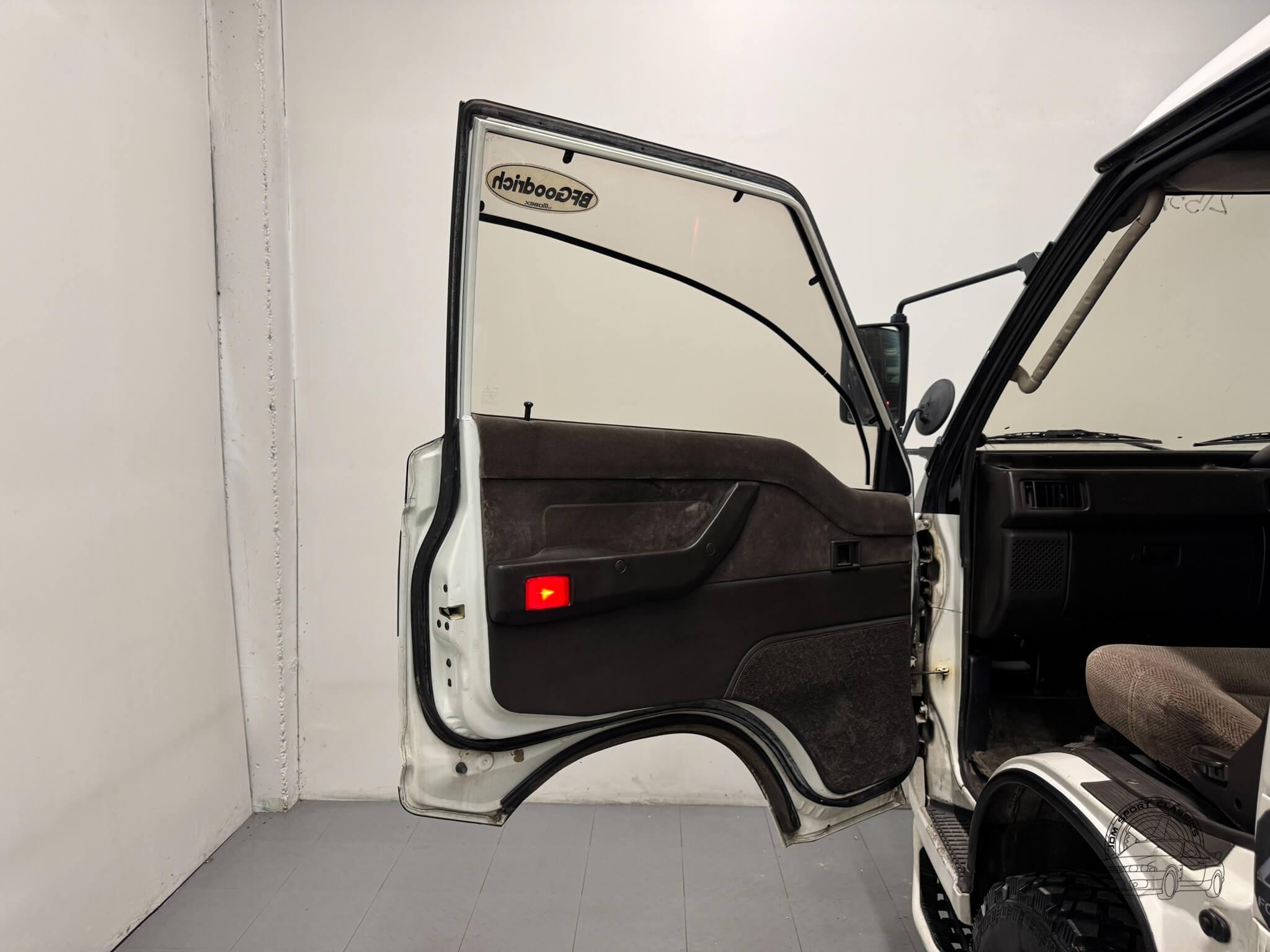 1991 Mitsubishi Delica Starwagon Exceed