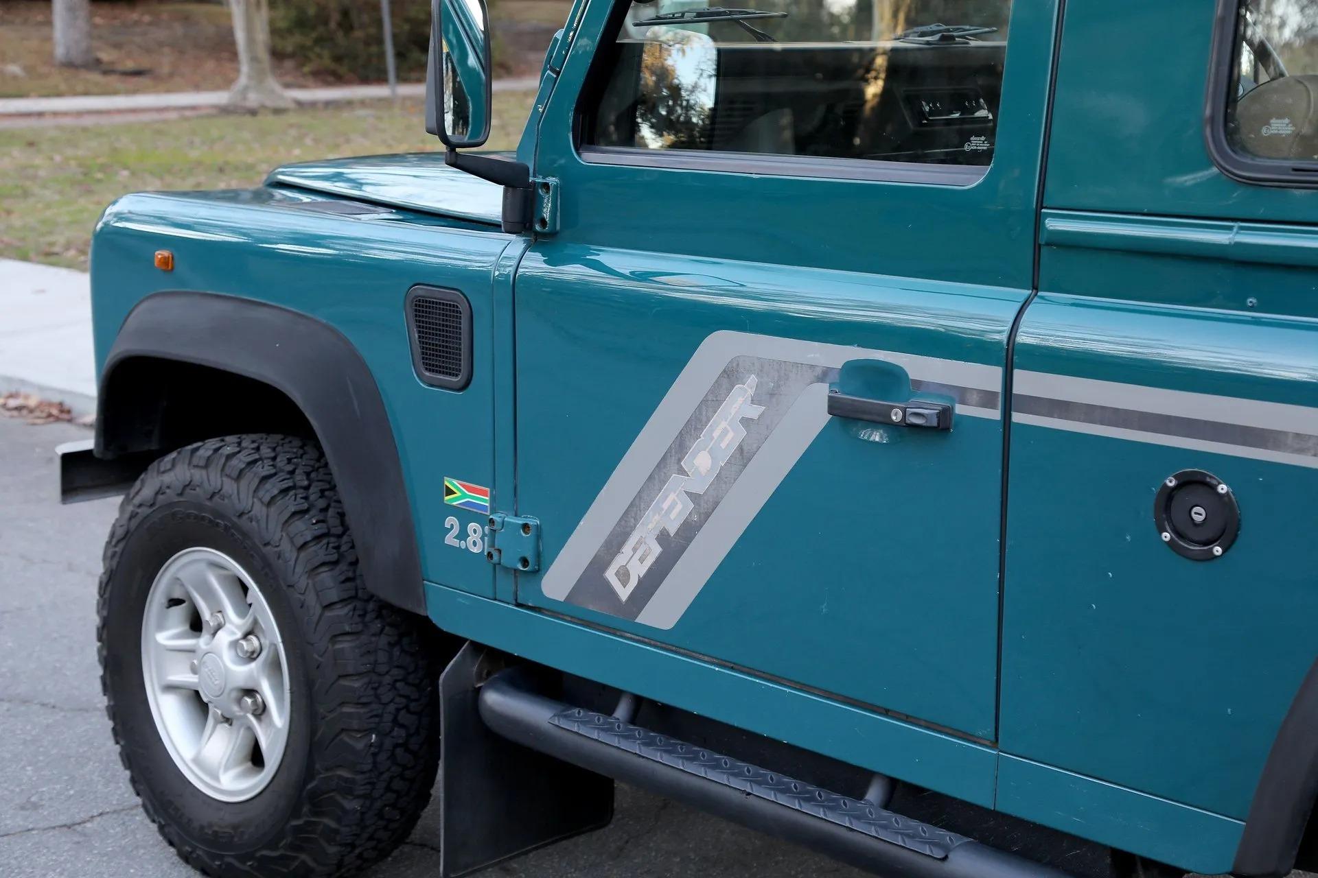1997 Land Rover Defender 90 2.8i