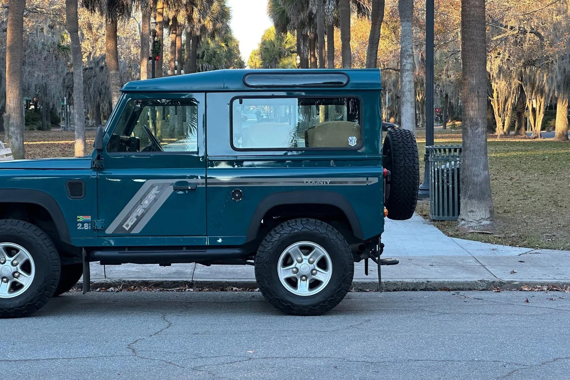 1997 Land Rover Defender 90 2.8i