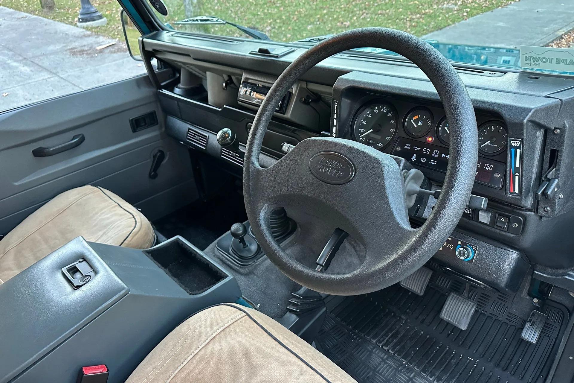1997 Land Rover Defender 90 2.8i