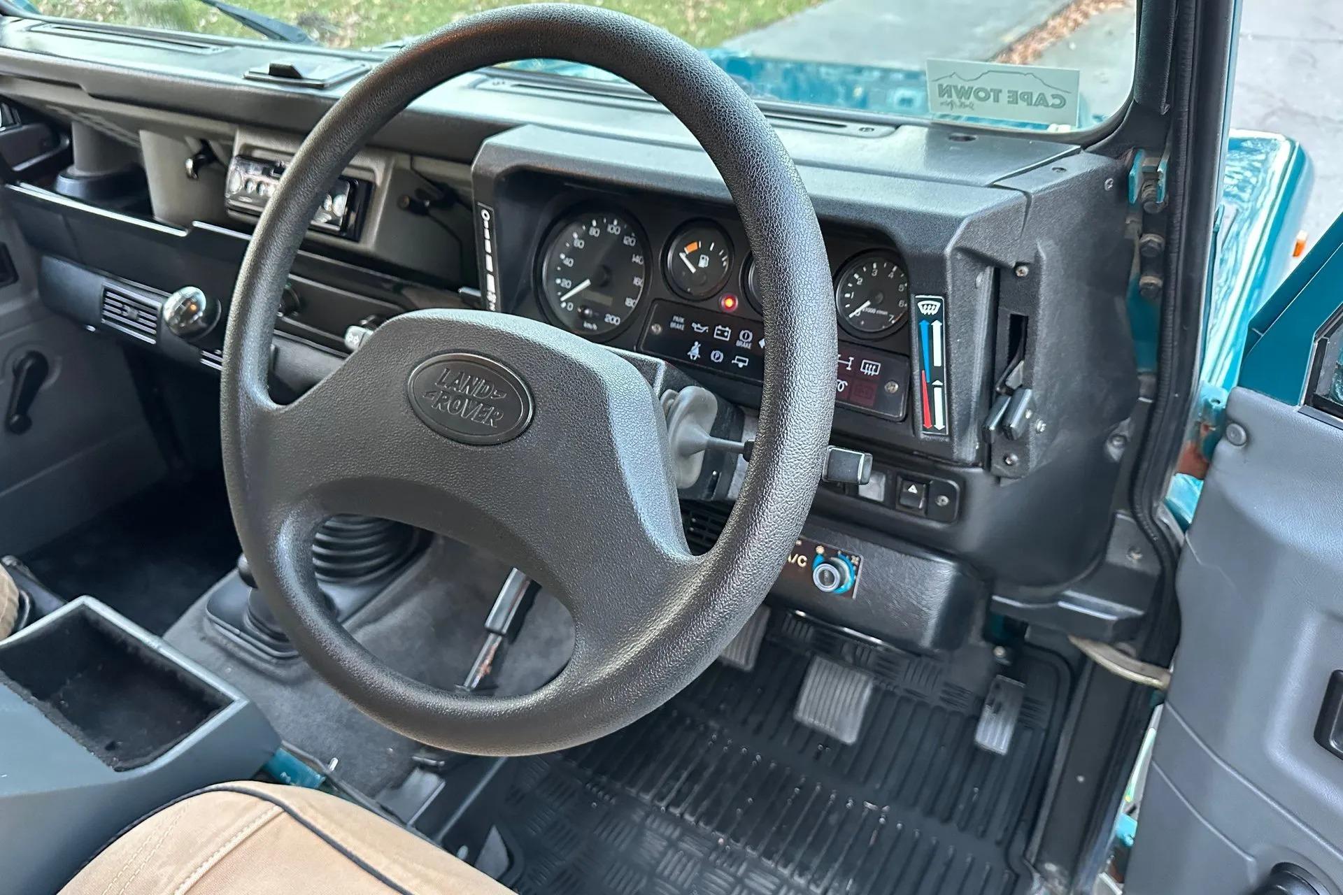 1997 Land Rover Defender 90 2.8i