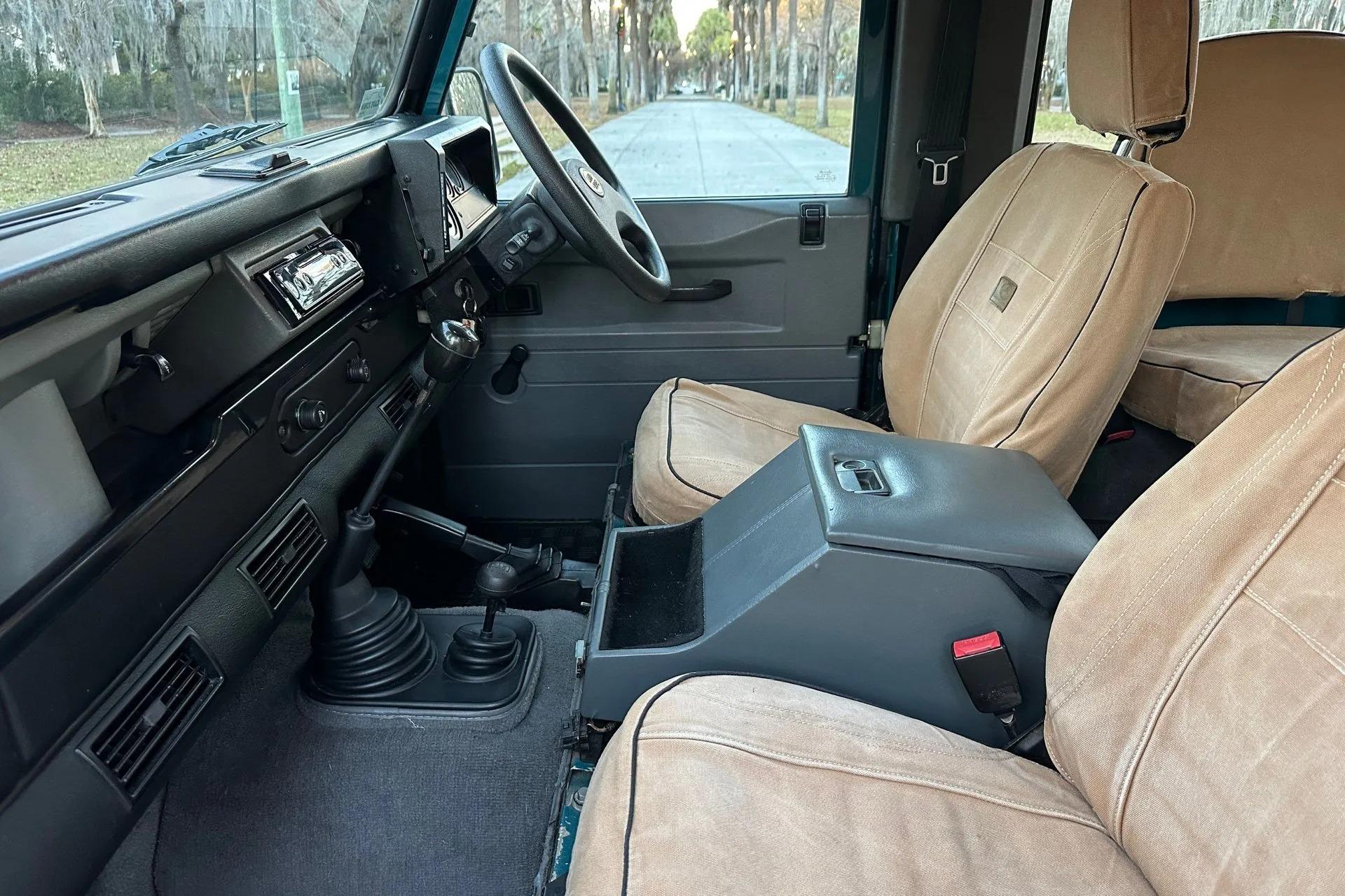1997 Land Rover Defender 90 2.8i
