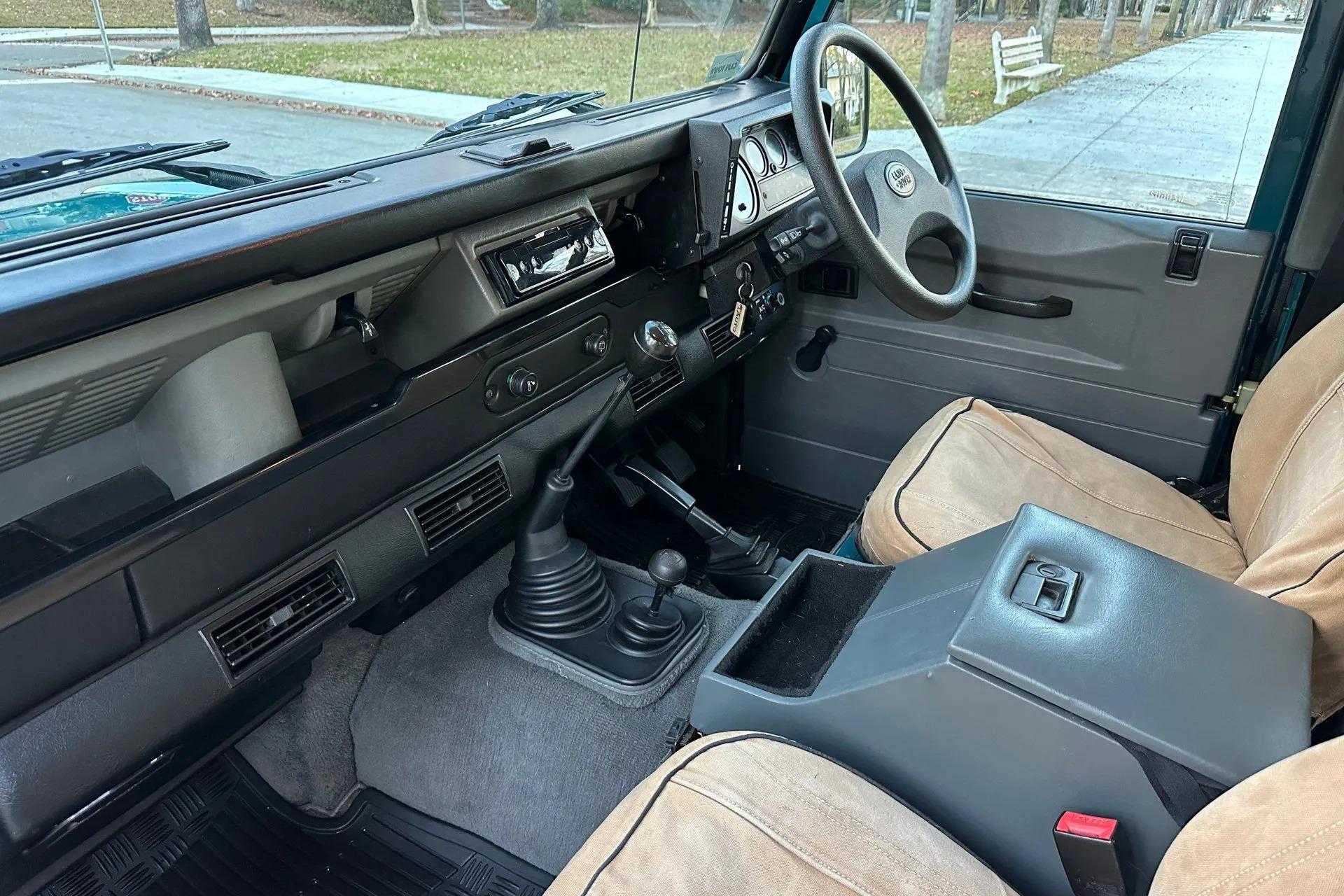 1997 Land Rover Defender 90 2.8i