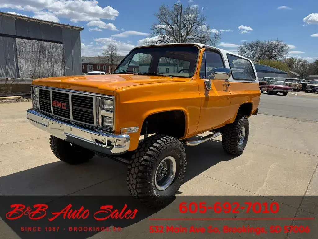 LS-Powered 1975 GMC Jimmy Custom - 4