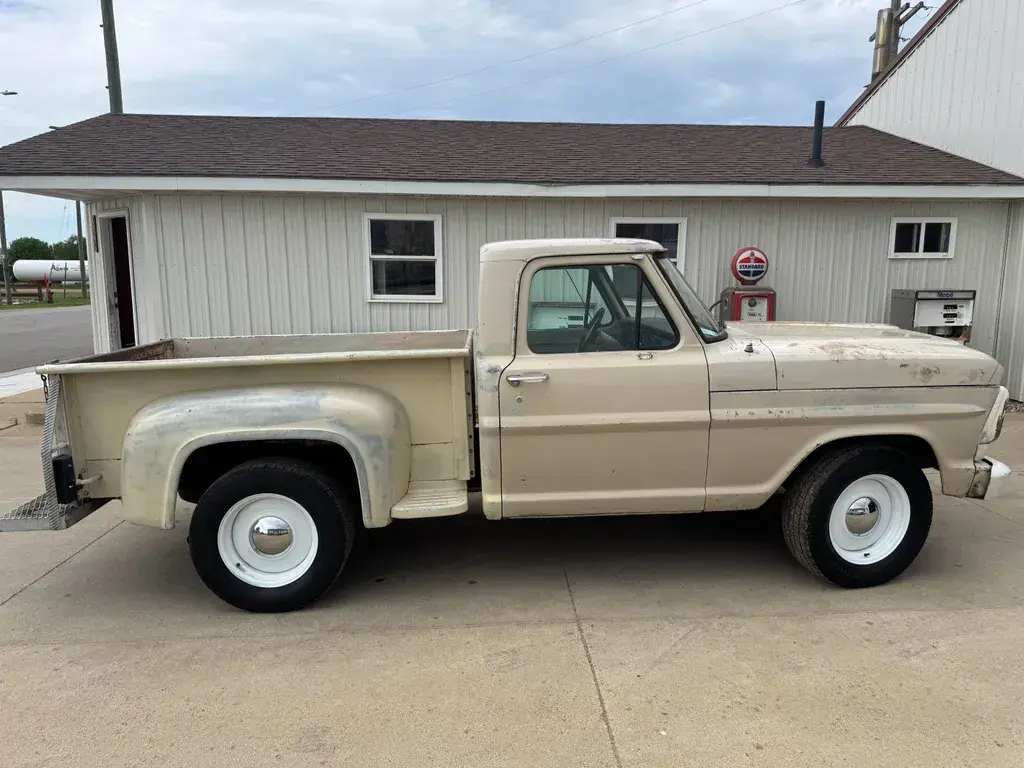 1967 Ford F-100 - 5