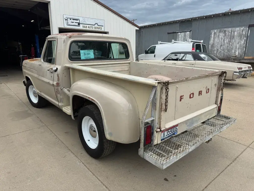 1967 Ford F-100