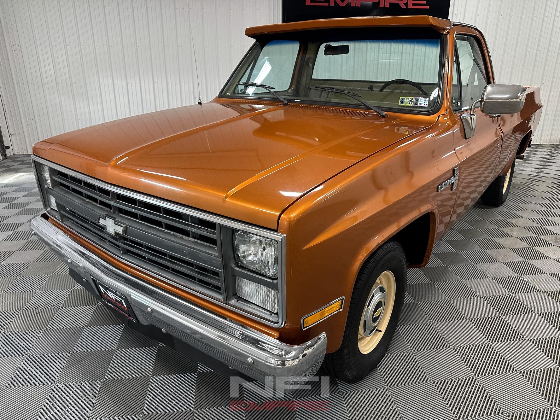  Chevrolet R/V Series