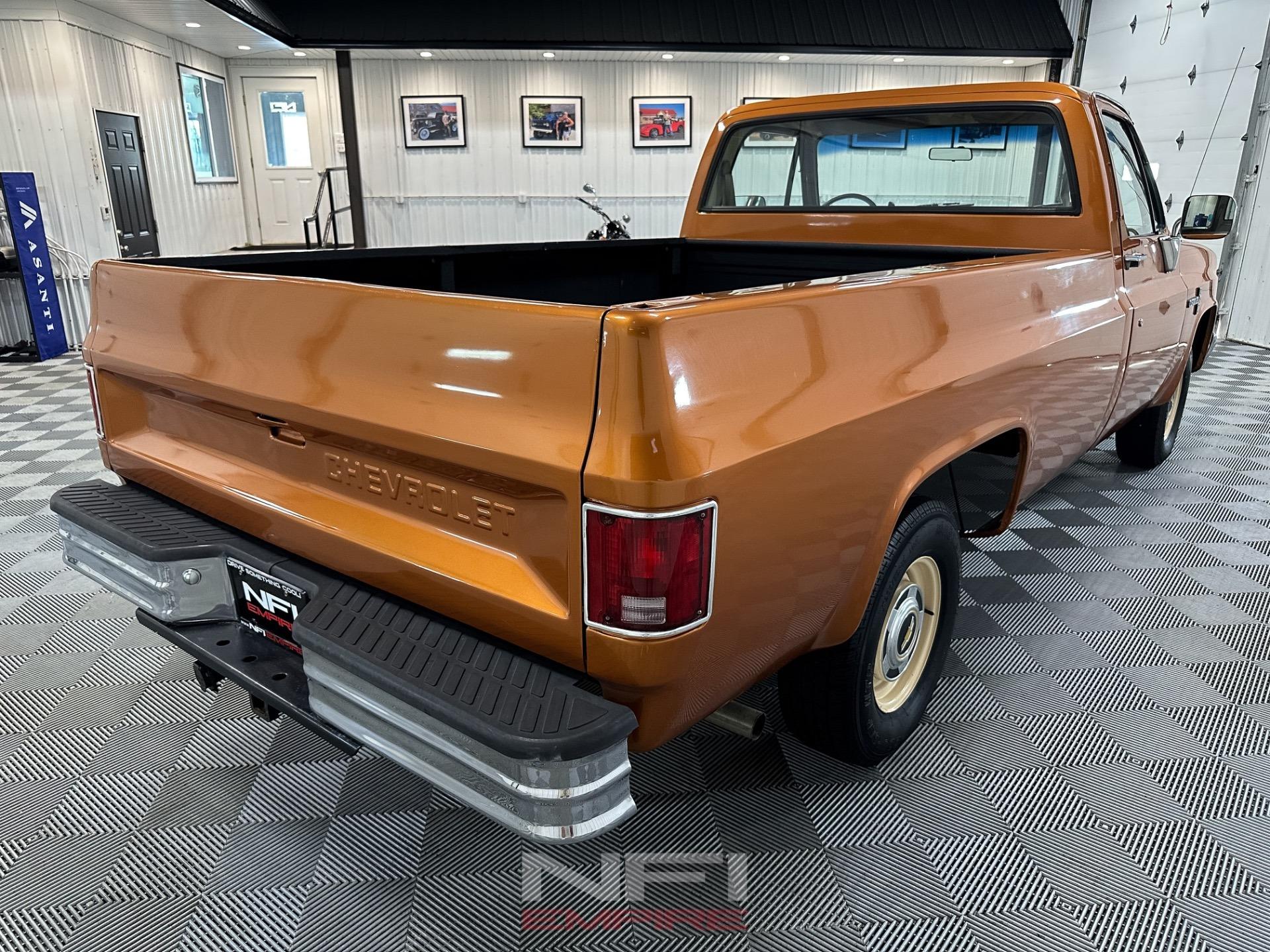 1987 Chevrolet R10 Custom Cab - 3