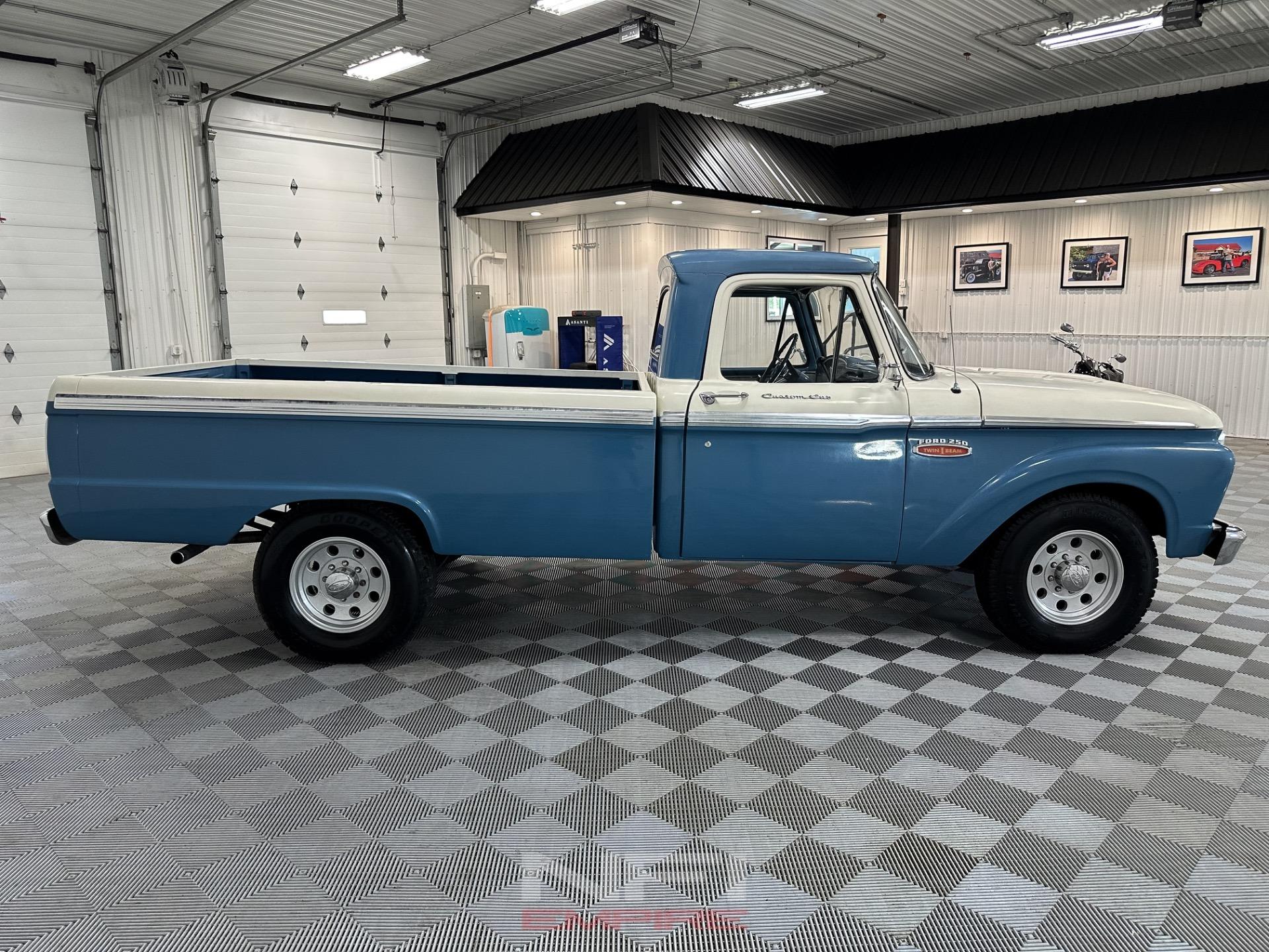 1965 Ford F-250 Custom Cab - 2