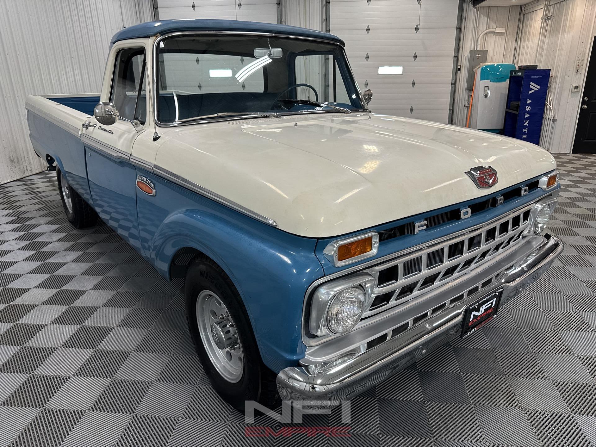 1965 Ford F-250 Custom Cab - 3