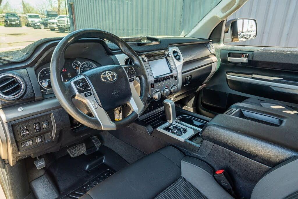 2017 Toyota Tundra SR5