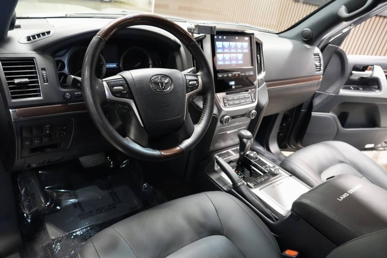 2020 Toyota Land Cruiser Heritage Edition