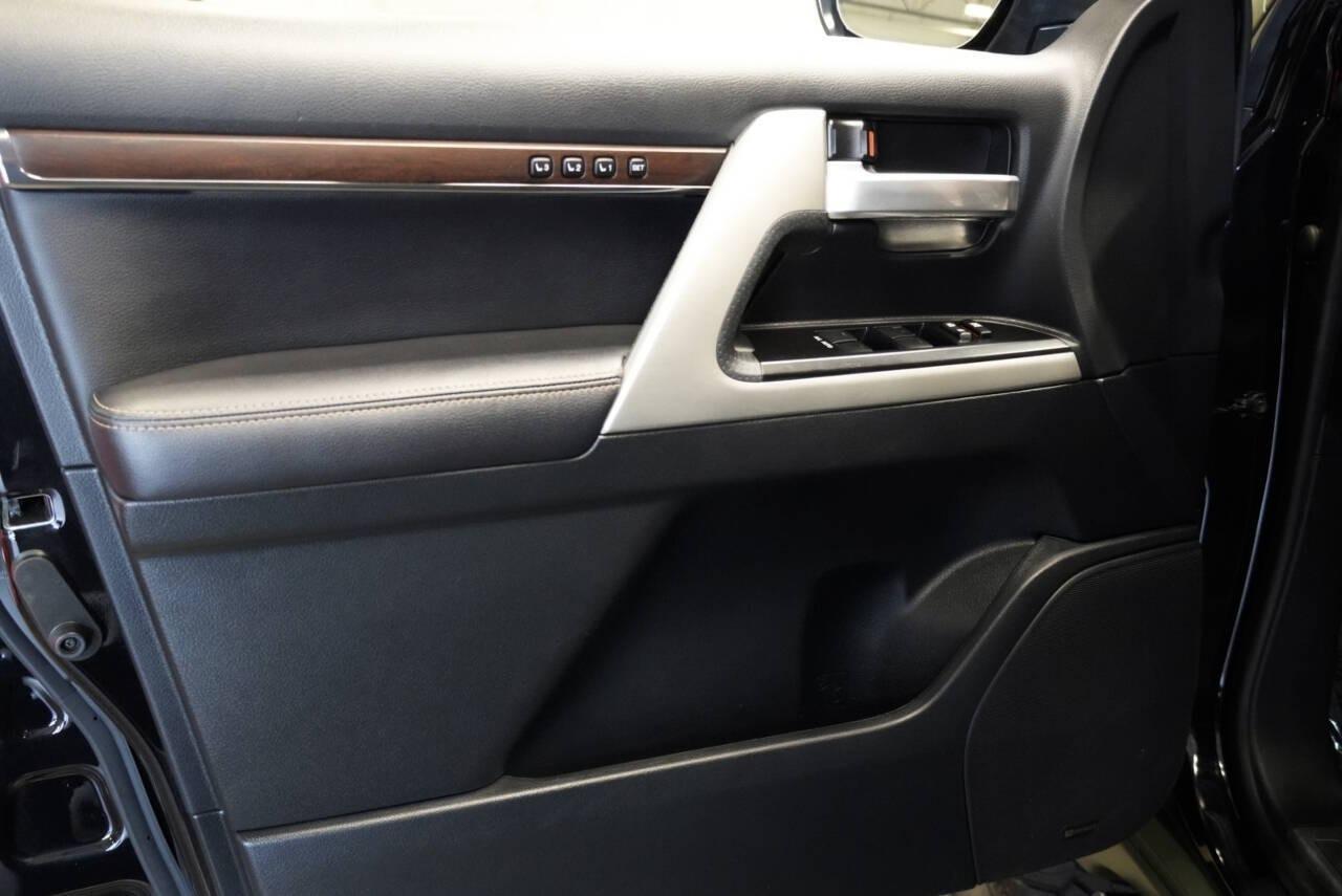 2020 Toyota Land Cruiser Heritage Edition
