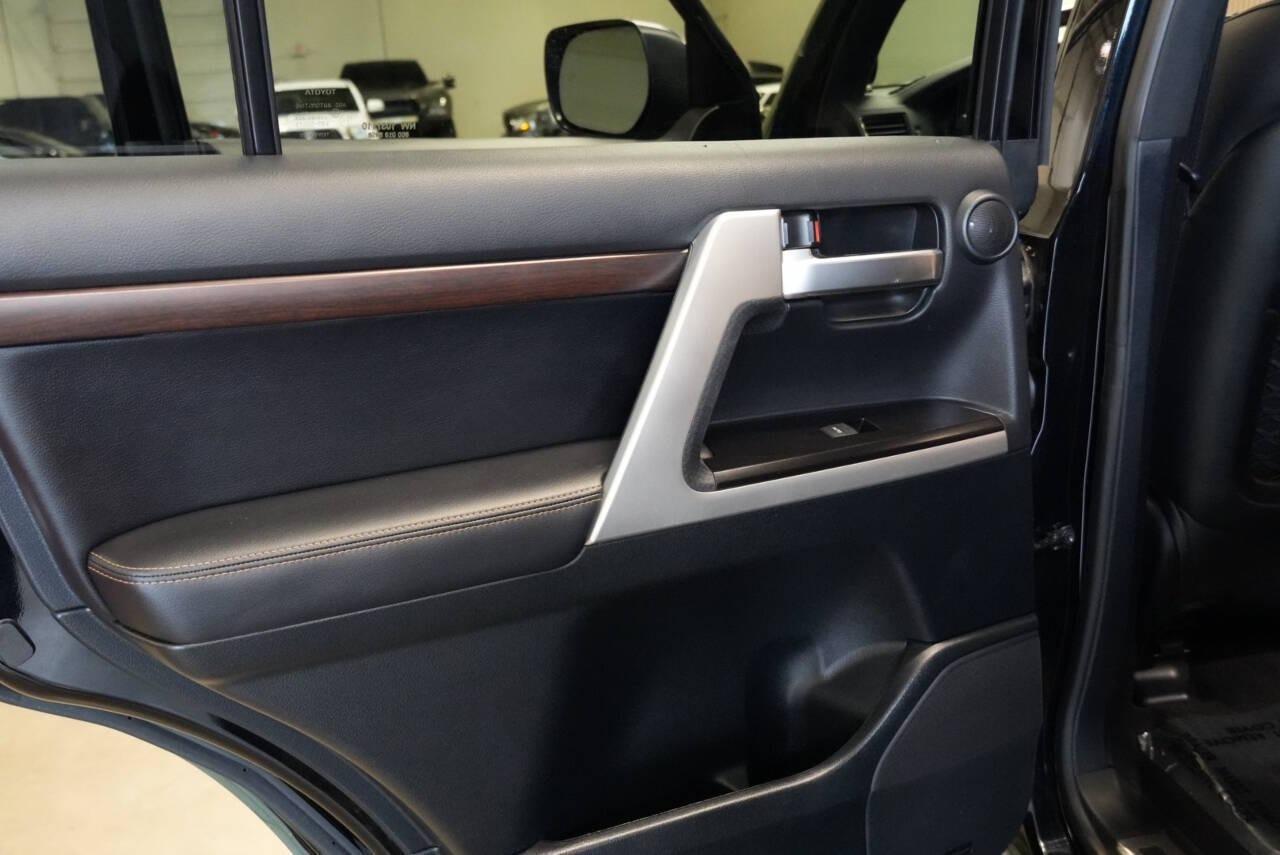 2020 Toyota Land Cruiser Heritage Edition