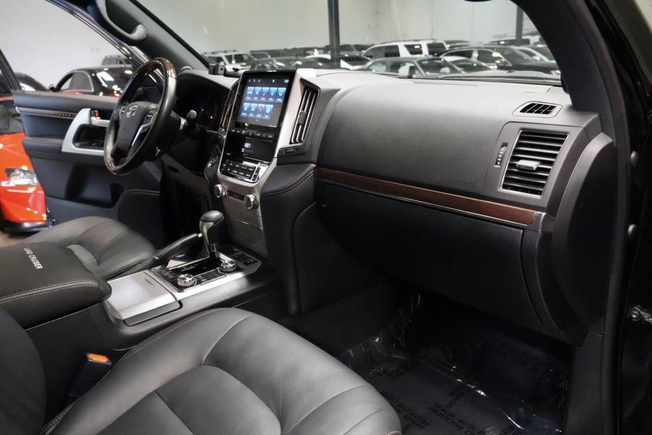 2020 Toyota Land Cruiser Heritage Edition
