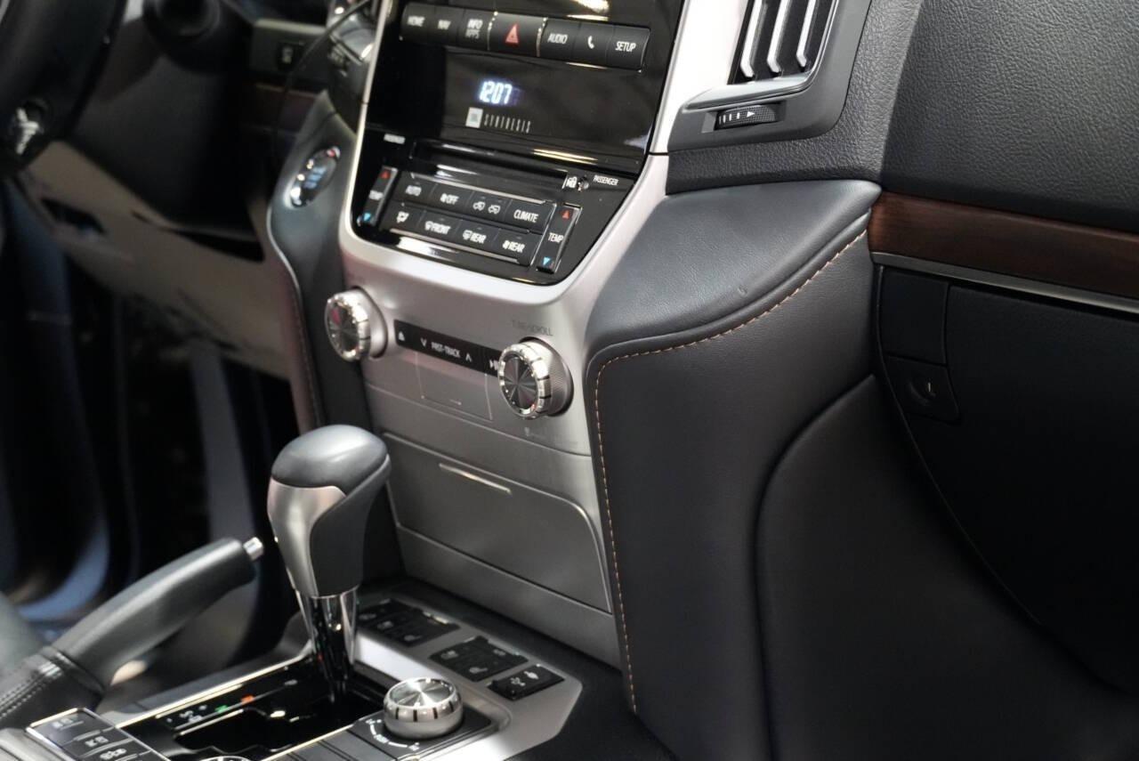 2020 Toyota Land Cruiser Heritage Edition