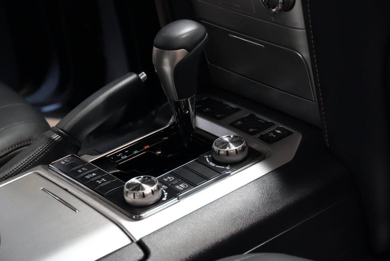 2020 Toyota Land Cruiser Heritage Edition
