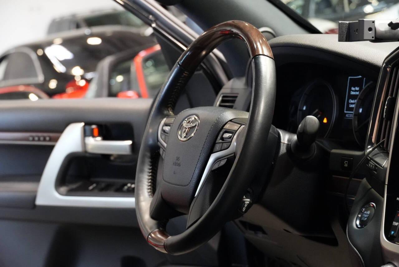 2020 Toyota Land Cruiser Heritage Edition