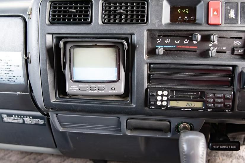2000 Toyota Camroad ZiL