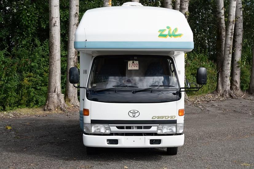 2000 Toyota Camroad ZiL