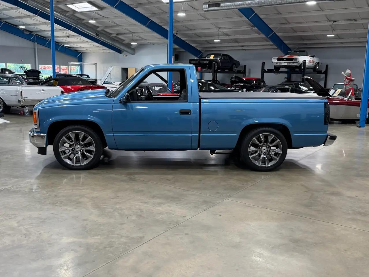 Frame-Off Restomod 1988 Chevrolet C1500