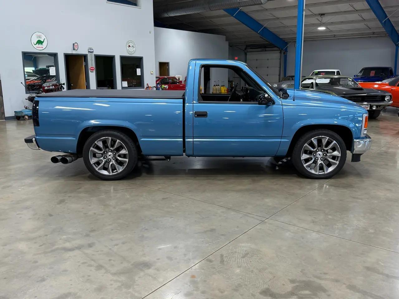 Frame-Off Restomod 1988 Chevrolet C1500 - 2