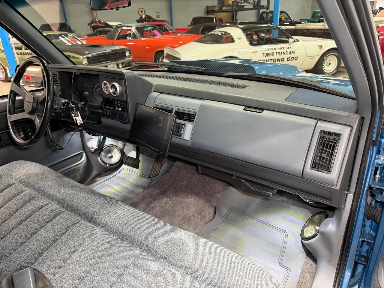 Frame-Off Restomod 1988 Chevrolet C1500