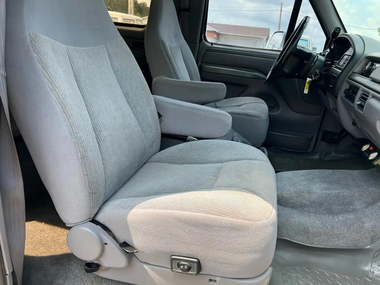 1995 Ford Bronco XLT