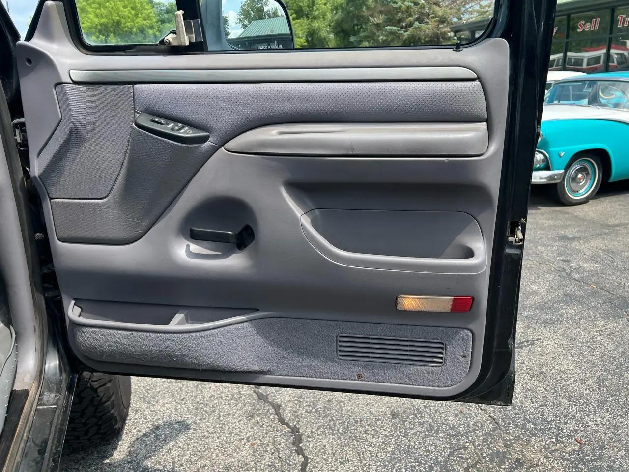 1995 Ford Bronco XLT