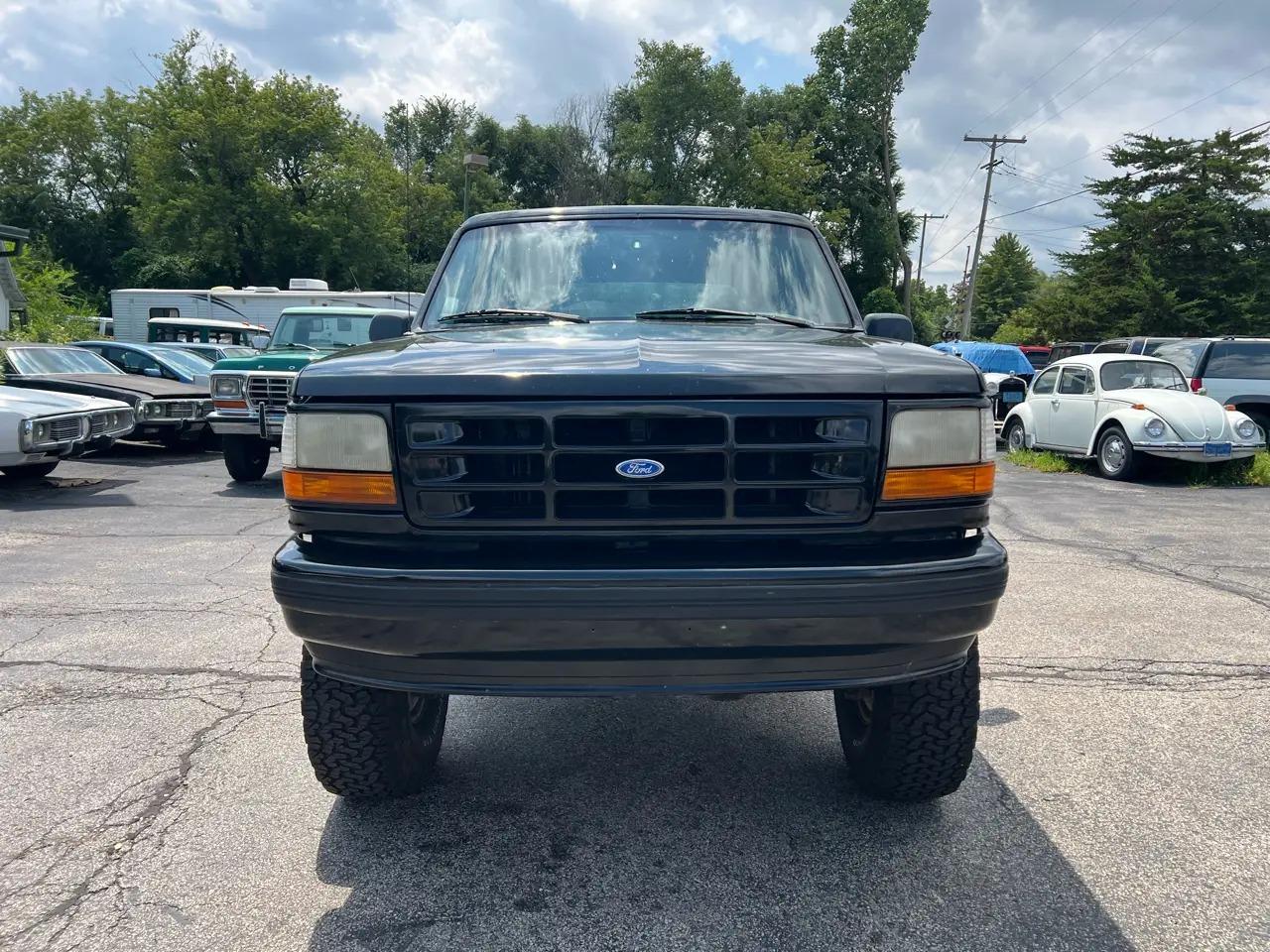 1995 Ford Bronco XLT - 2