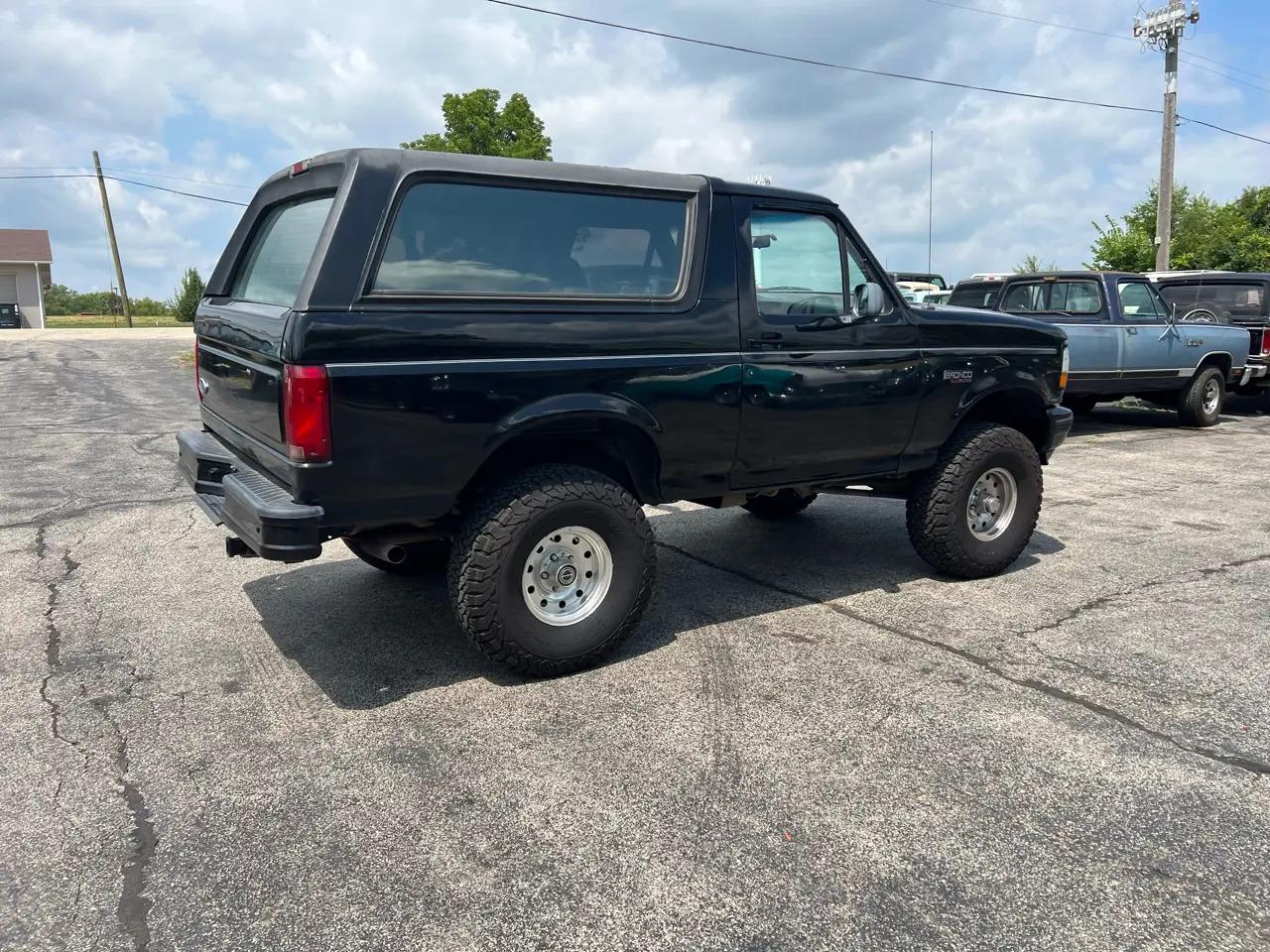 1995 Ford Bronco XLT - 4