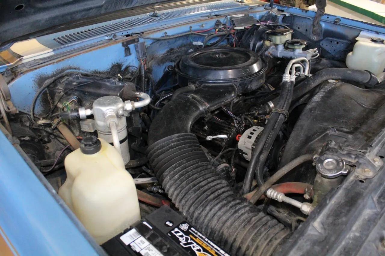 1987 Chevrolet Suburban V10 Trail Master
